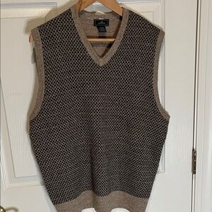 Dockers Black and Tan V-Neck Sweater Vest, grandpa style layering